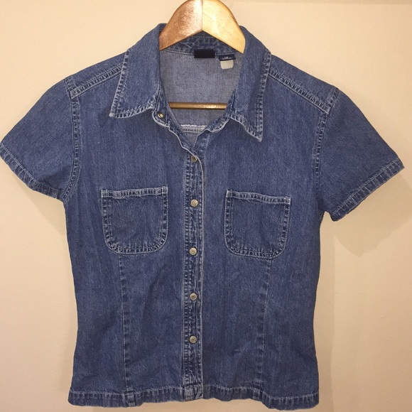 GAP Tops - VINTAGE GAP denim snap button down shirt